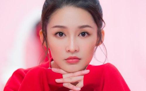 娱乐大爆料李沁,娱乐圈的清新女神，揭秘她的魅力人生  第1张